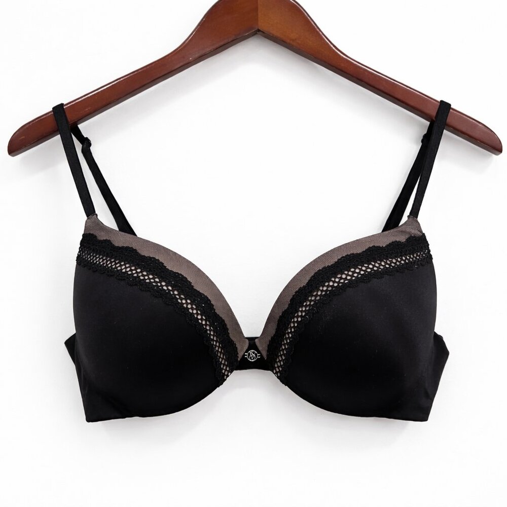 Victoria's Secret Very Sexy Push-Up Bra Black Lace Trim 32D Satin Feel Lingerie